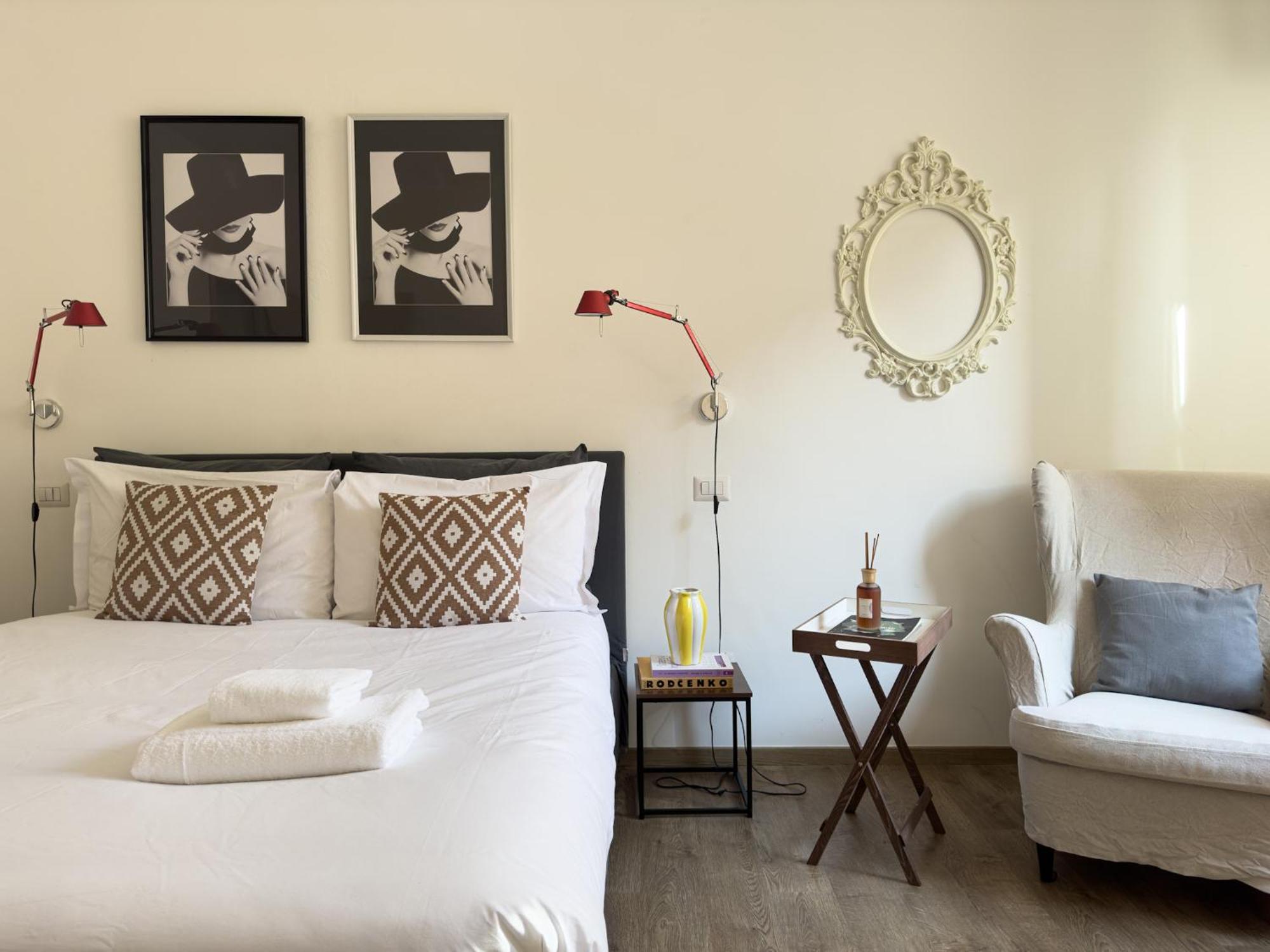 The Boutique - In The Heart Of Via Paolo Sarpi * Milan